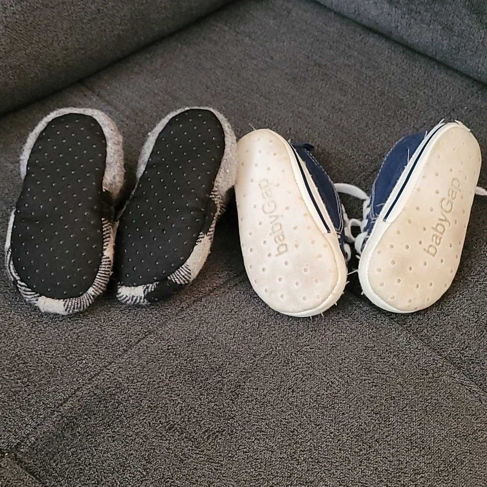 2 Pairs Infant Shoes